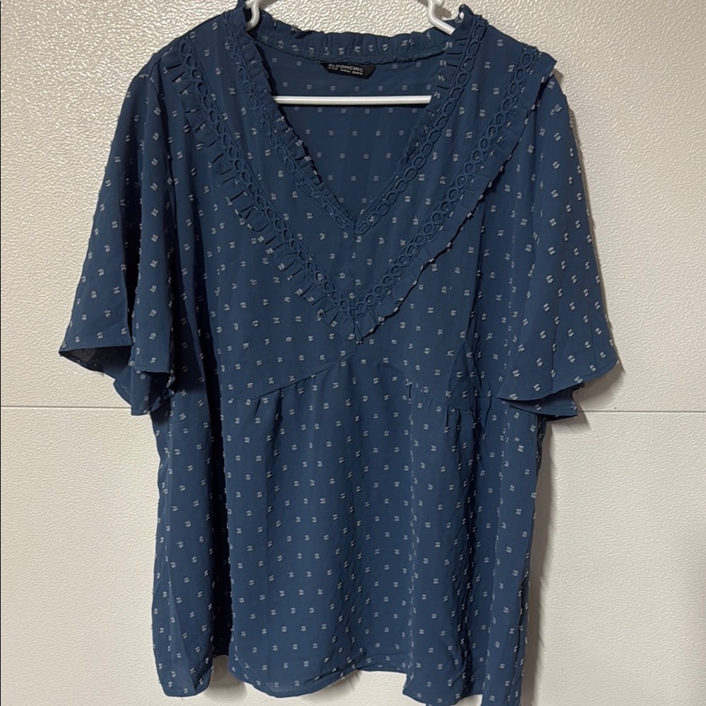 BloomChic Blue and White Flutter Sleeve Blouse
